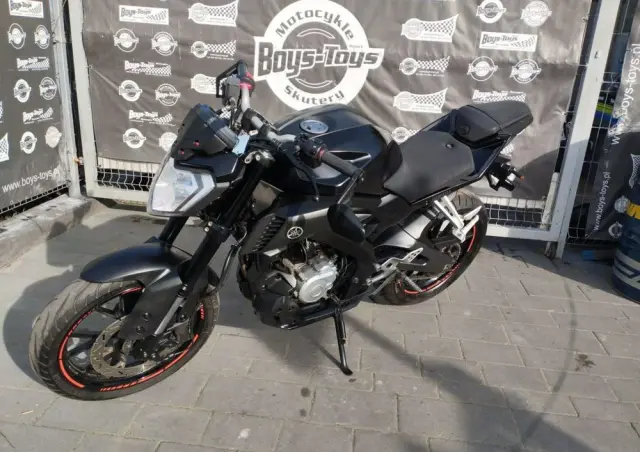 YAMAHA MT 