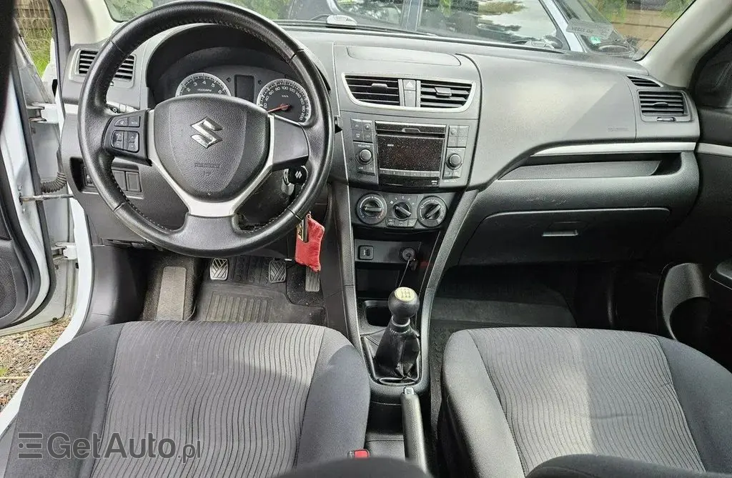 SUZUKI Swift 