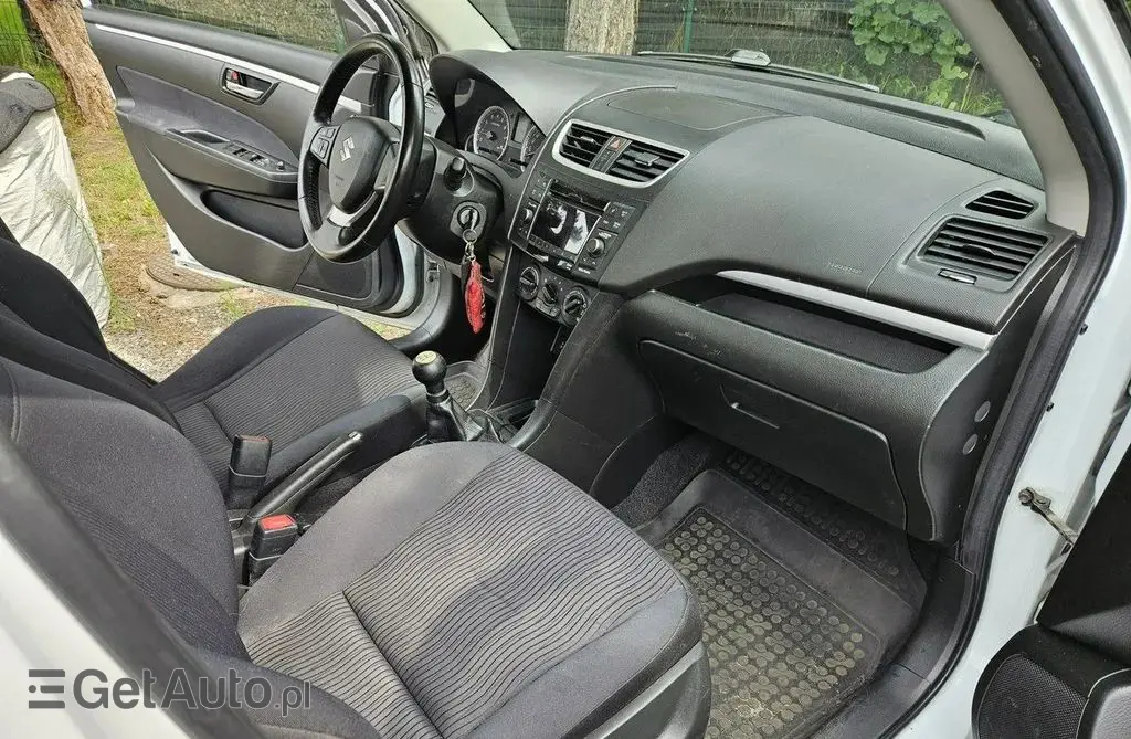 SUZUKI Swift 