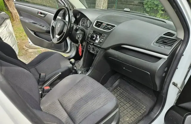 SUZUKI Swift 