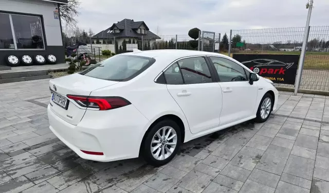 TOYOTA Corolla 1.8 (122 KM) Hybrid CVT