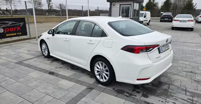TOYOTA Corolla 1.8 (122 KM) Hybrid CVT