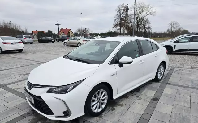 TOYOTA Corolla 1.8 (122 KM) Hybrid CVT