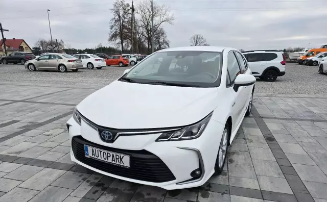 TOYOTA Corolla 1.8 (122 KM) Hybrid CVT