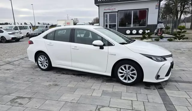 TOYOTA Corolla 1.8 (122 KM) Hybrid CVT