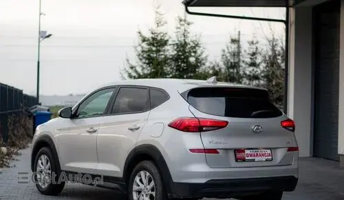 HYUNDAI Tucson 