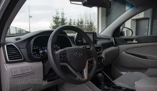 HYUNDAI Tucson 