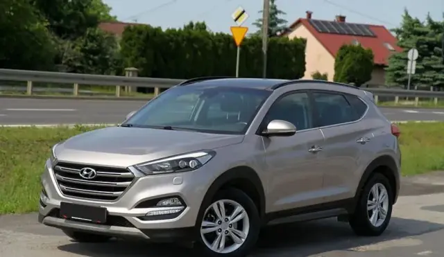 HYUNDAI Tucson 