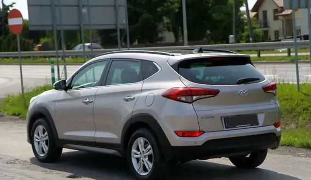 HYUNDAI Tucson 