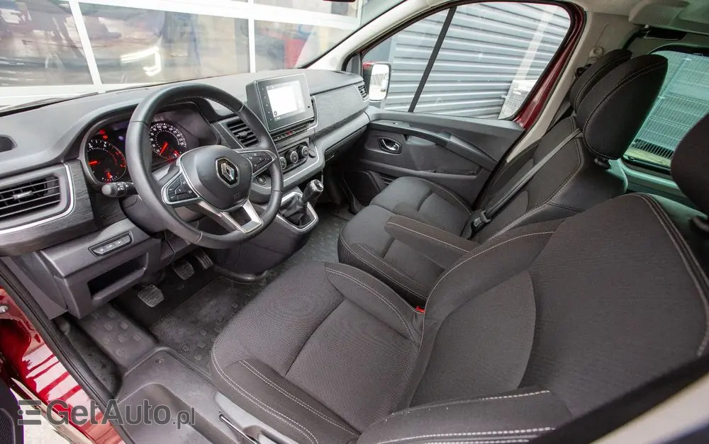 RENAULT Trafic 
