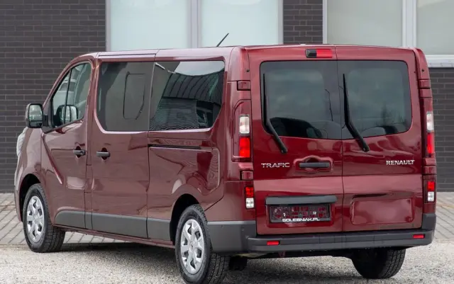 RENAULT Trafic 
