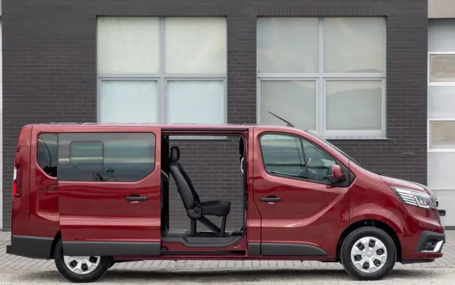 RENAULT Trafic 