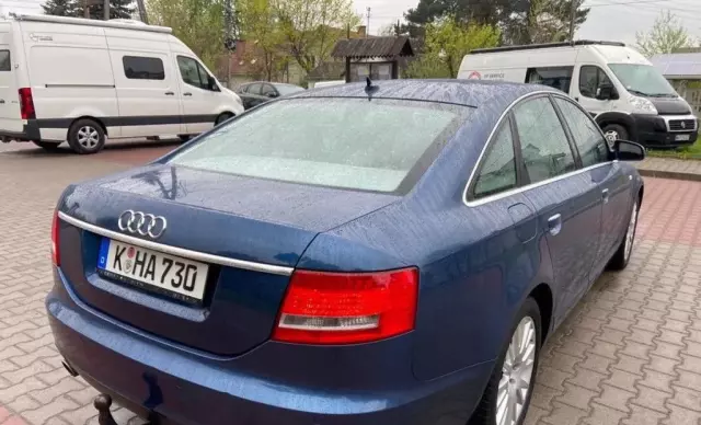 AUDI A6 