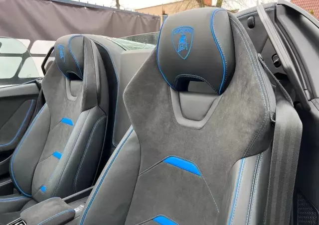 LAMBORGHINI Huracan EVO Spyder