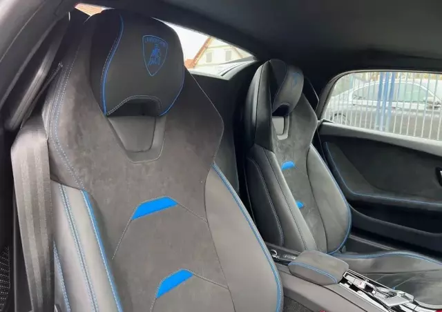 LAMBORGHINI Huracan EVO Spyder