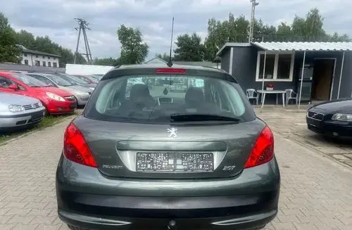 PEUGEOT 207 
