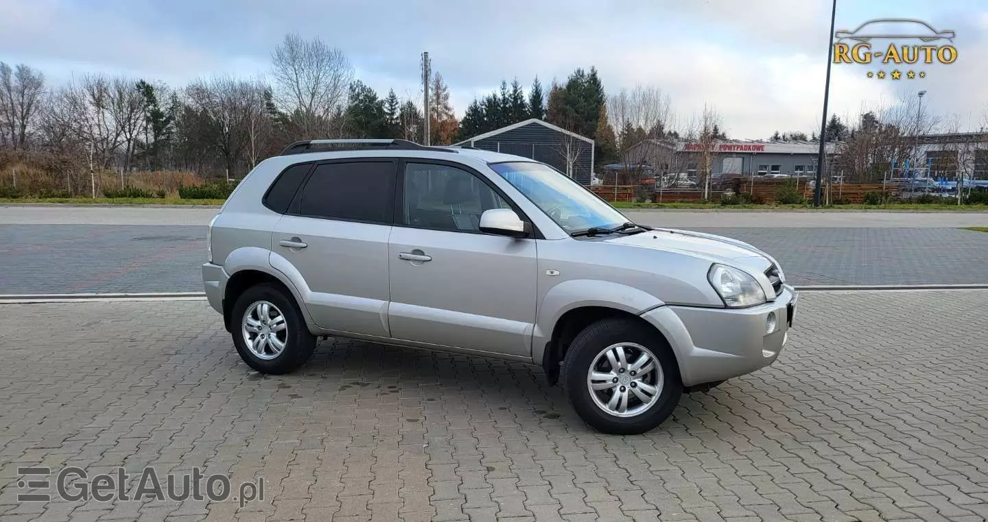 HYUNDAI Tucson 