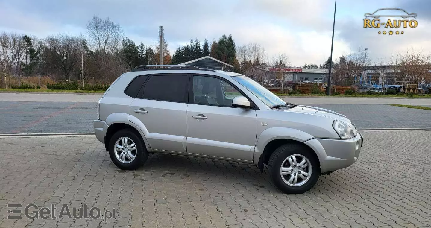 HYUNDAI Tucson 
