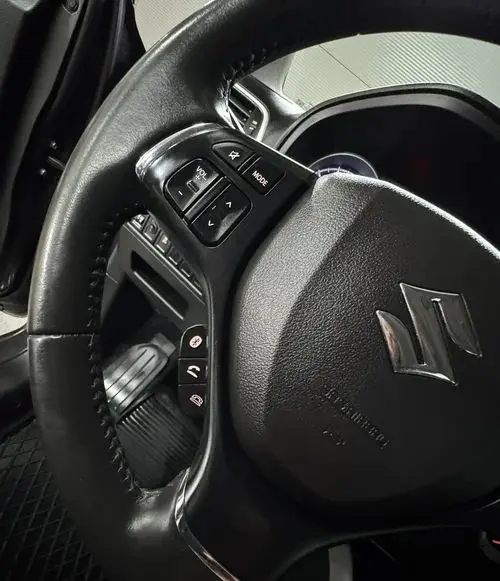 SUZUKI Baleno 