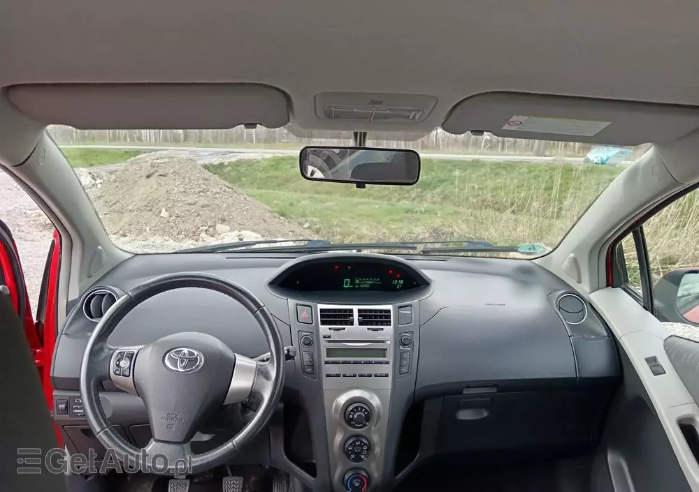 TOYOTA Yaris 1.33 VVT-i Life