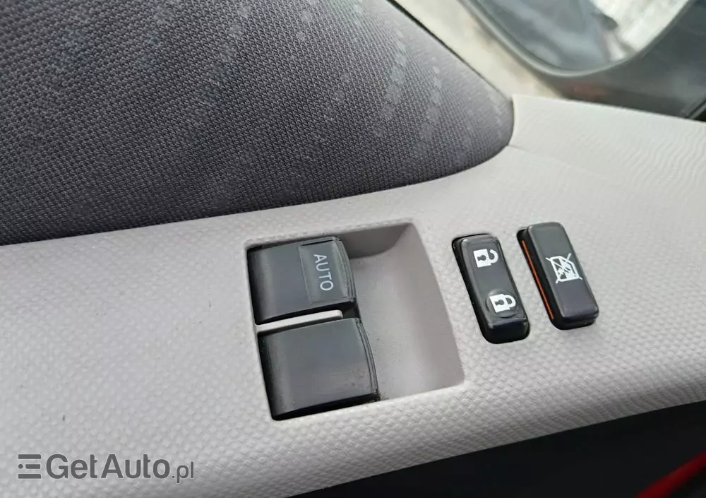 TOYOTA Yaris 1.33 VVT-i Life