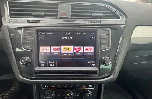 VOLKSWAGEN Tiguan 