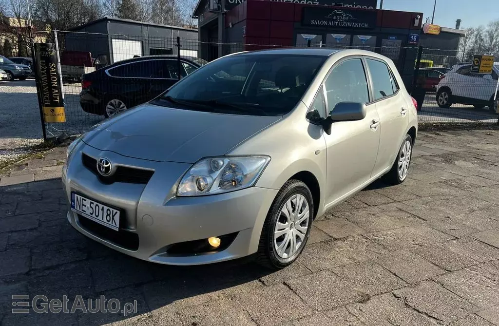 TOYOTA Auris 1.6i 16V VVT-i (124 KM)