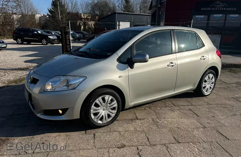 TOYOTA Auris 1.6i 16V VVT-i (124 KM)