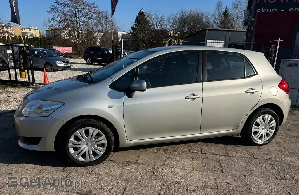 TOYOTA Auris 1.6i 16V VVT-i (124 KM)