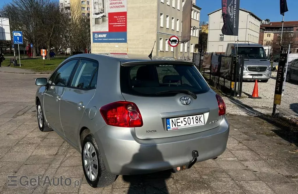TOYOTA Auris 1.6i 16V VVT-i (124 KM)