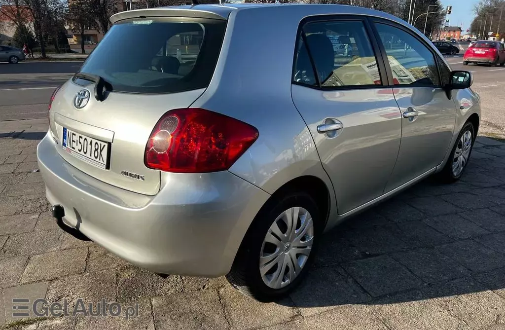 TOYOTA Auris 1.6i 16V VVT-i (124 KM)