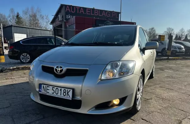 TOYOTA Auris 1.6i 16V VVT-i (124 KM)