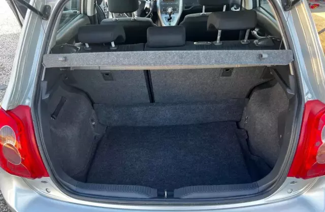 TOYOTA Auris 1.6i 16V VVT-i (124 KM)