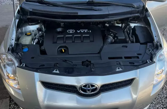 TOYOTA Auris 1.6i 16V VVT-i (124 KM)