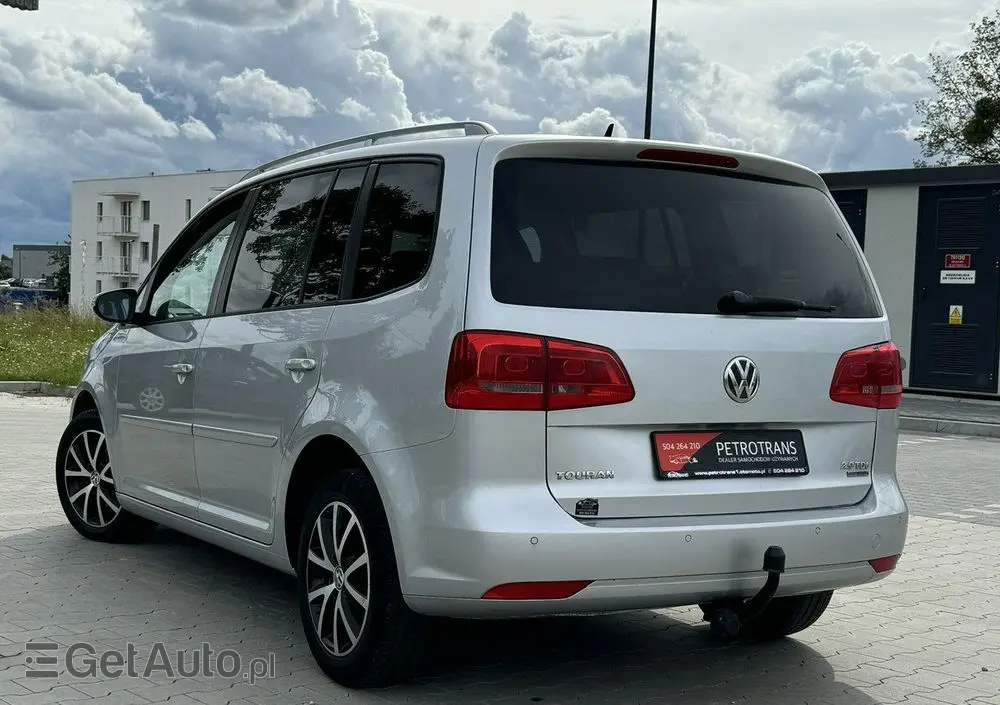 VOLKSWAGEN Touran 