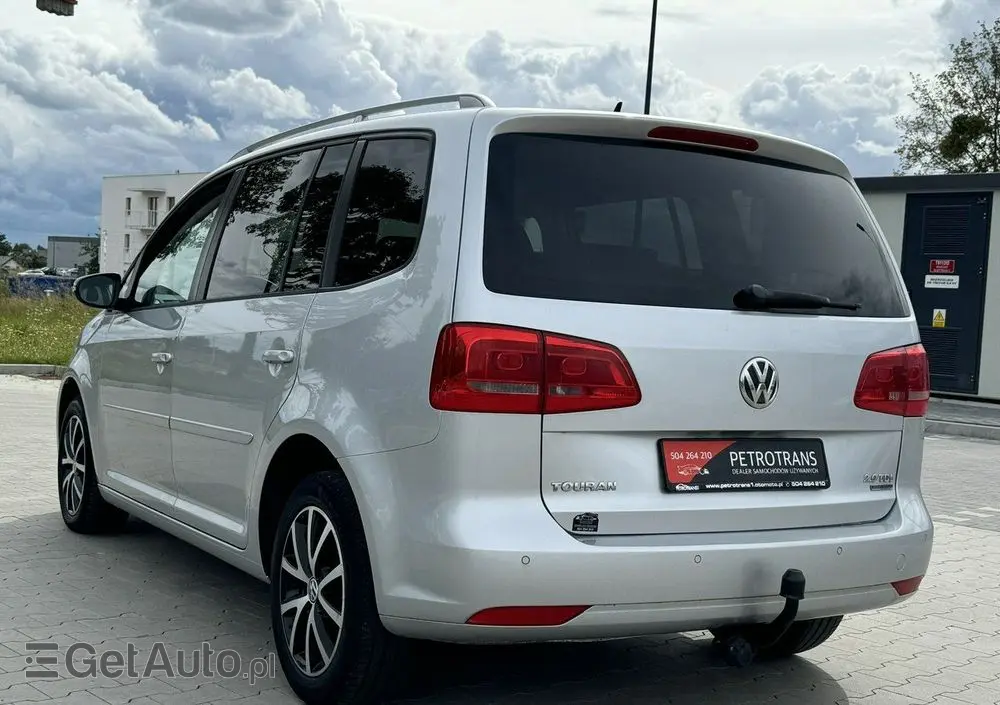 VOLKSWAGEN Touran 