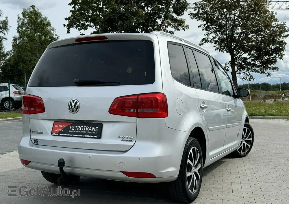 VOLKSWAGEN Touran 