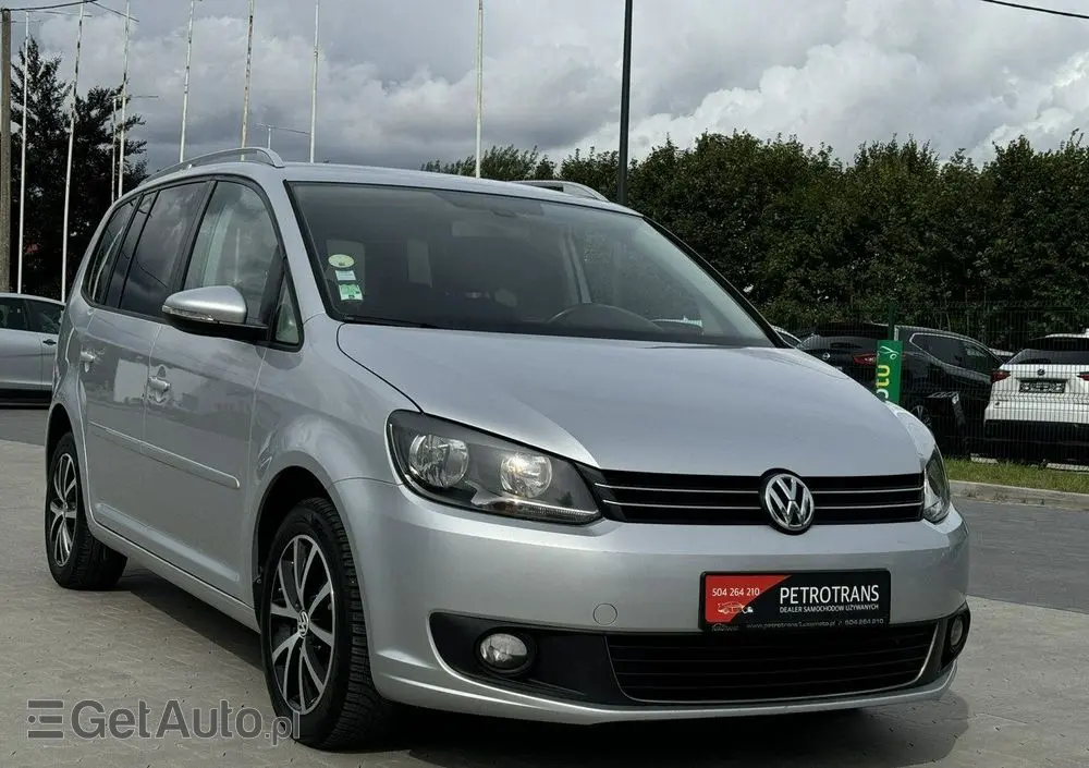 VOLKSWAGEN Touran 
