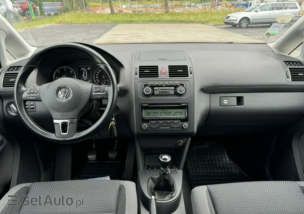VOLKSWAGEN Touran 