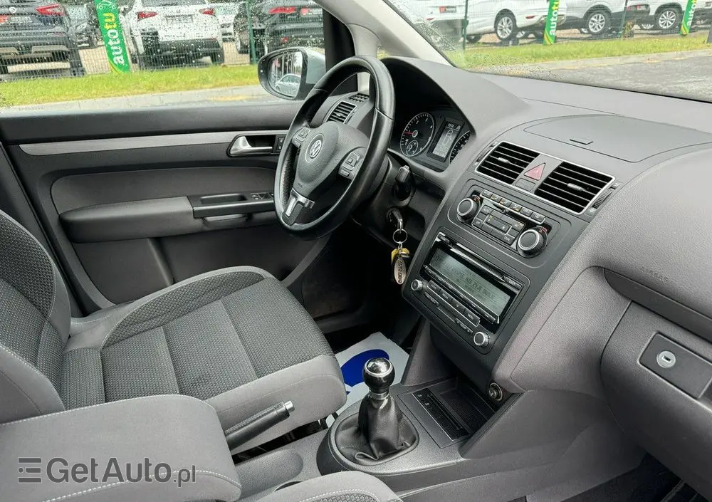 VOLKSWAGEN Touran 