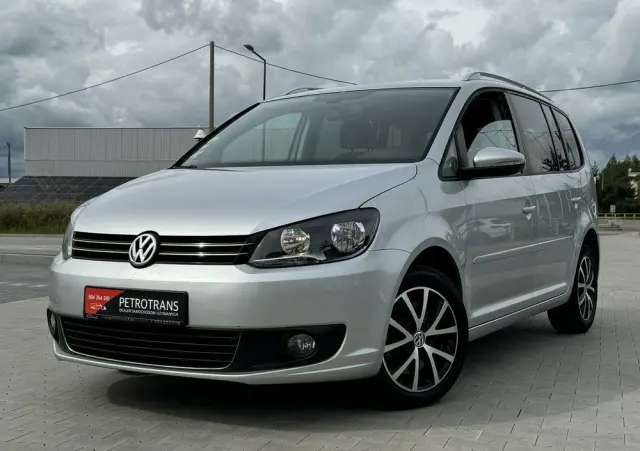 VOLKSWAGEN Touran 