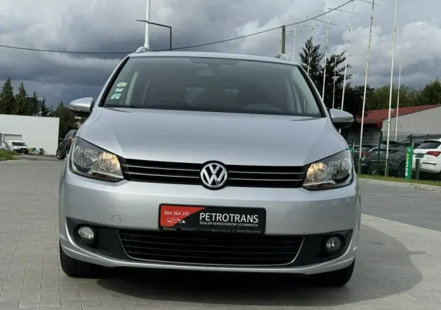VOLKSWAGEN Touran 