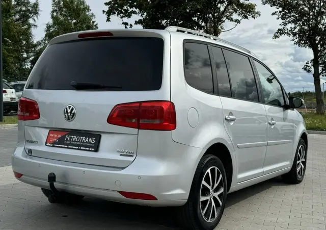 VOLKSWAGEN Touran 