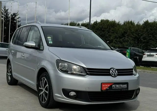 VOLKSWAGEN Touran 