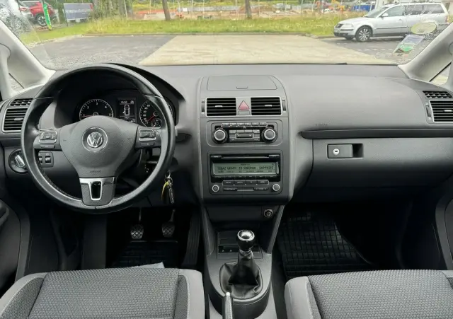 VOLKSWAGEN Touran 