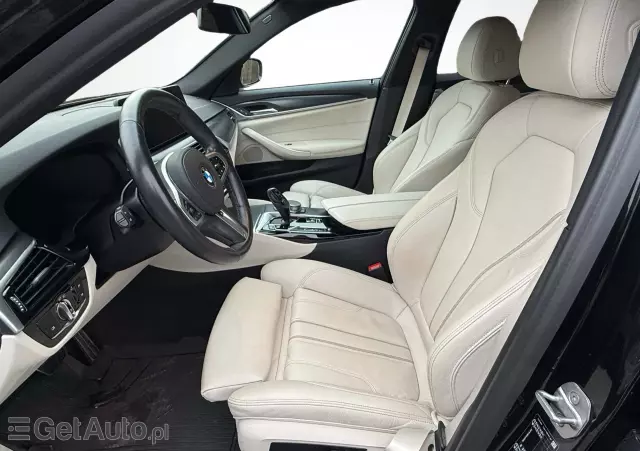 BMW Seria 5 520d M Sport sport