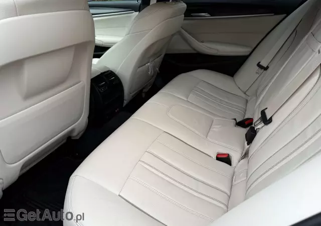 BMW Seria 5 520d M Sport sport