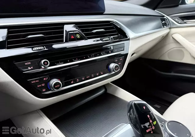 BMW Seria 5 520d M Sport sport