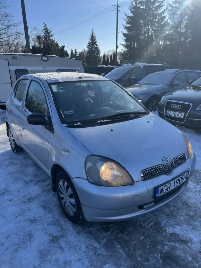 TOYOTA Yaris 