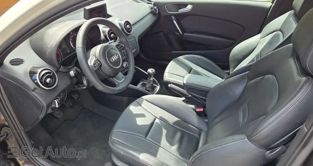 AUDI A1 3-drzwiowe 1.6 TDI Attraction